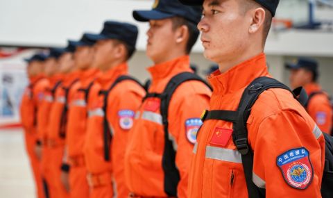 Китайски спасителен екип пристигна в Турция - 1