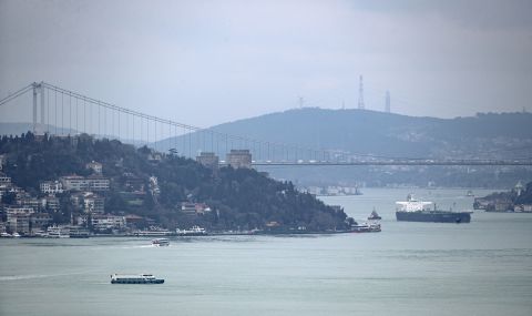 Турция ще увеличи петкратно таксите за преминаване през проливите - 1