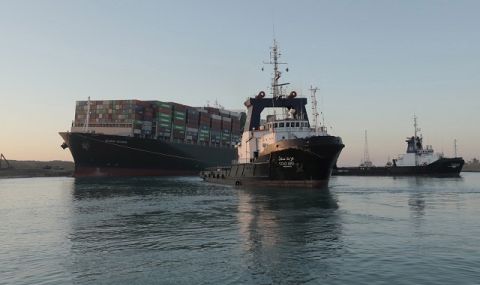 Тежък инцидент! Два танкера се сблъскаха в Суецкия канал - 1