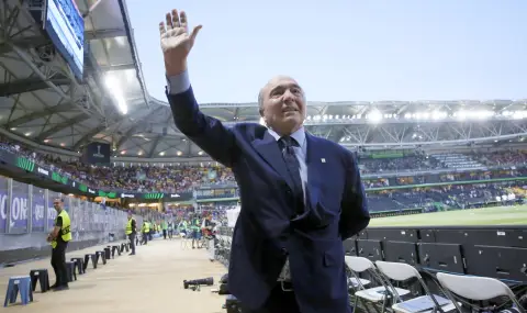 Президентът Роко Комисо: Фиорентина не се продава, трябва да го спасим - 1