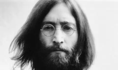 За 14-и път отказаха да освободят убиеца на Джон Ленън условно - 1