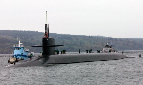 Ядрена подводница се блъсна в корабче - 1