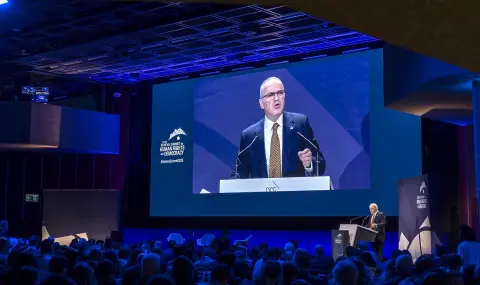 Garry Kasparov: Ukraine is shedding its blood every minute, and NATO is some four-letter fake VIDEO  - 1