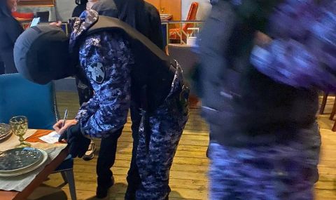 В руски ресторант арестуваха двойка заради разговор за войната - 1