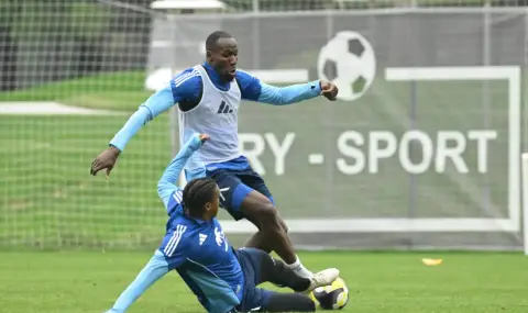 Левски с две тренировки за деня пред погледите на Наско Сираков и Даниел Боримиров - 1