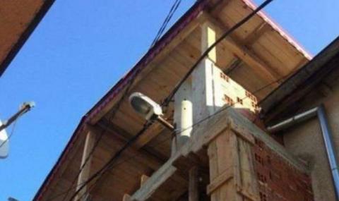 Пловдив: Зазидаха улична лампа в къща в циганска махала - 1