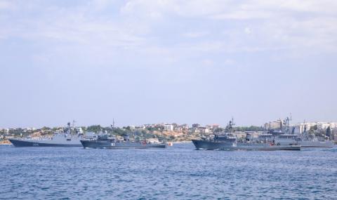 Руски кораби залепени за разрушители на НАТО - 1