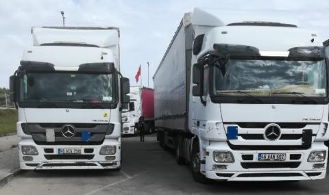 Хванаха 6 камиона с отпадъци на влизане в България  - 1