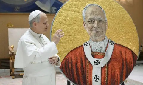 В присъствието на папа Лъв XIV беше представен негов мозаечен портрет - 1