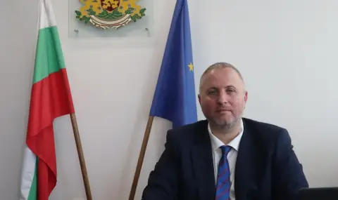 Областният управител Калоян Дамянов: Гражданите, живеещи в района на пожара в Стара Загора, да затворят плътно прозорците и да не излизат