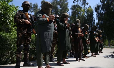 Лондон призна: Талибаните контролират Афганистан! - 1