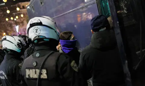 Anarchists attack home of newly elected Greek president  - 1