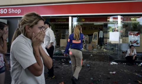 Бунтове в Аржентина, разграбват супермаркети - 1
