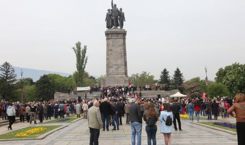 БСП-София брани паметника на Съветската армия - 1