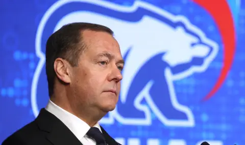 Медведев нарече „предатели“ протестиращите, които подпалиха избирателни секции в Русия - 1