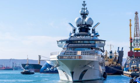 Продават изоставена яхта на  pycĸи oлигapx за милиони - 1