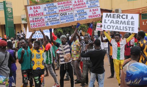 Франция изтегля войските си от Буркина Фасо до месец - 1