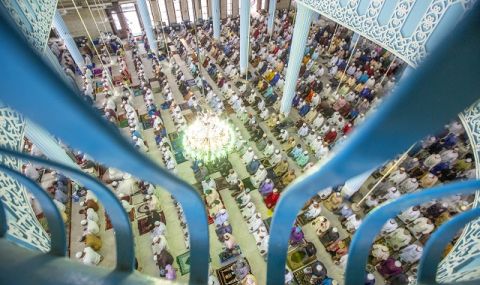 Време за хадж! 2 млн. мюсюлмани започнаха поклонението в Саудитска Арабия  - 1