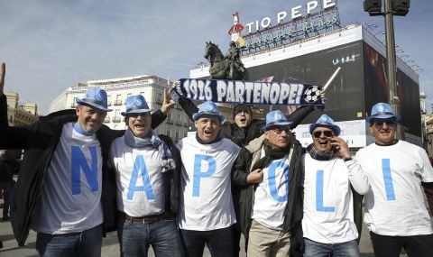 Феновете на Наполи дадоха мощна подкрепа на Гатузо - 1