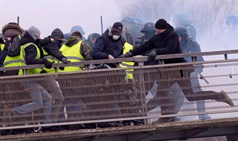 Франция планира по-строги санкции за необявени протести - 1