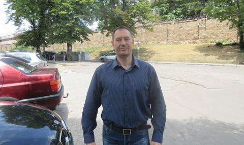 Първо във ФАКТИ: Петър Харалампиев излезе от ареста - 1