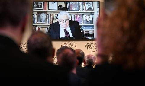 Хенри Кисинджър вижда промяна в Близкия изток поради намесата на Китай  - 1