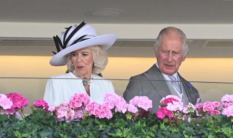 Крал Чарлз и кралица Камила спят в различни спални - 1