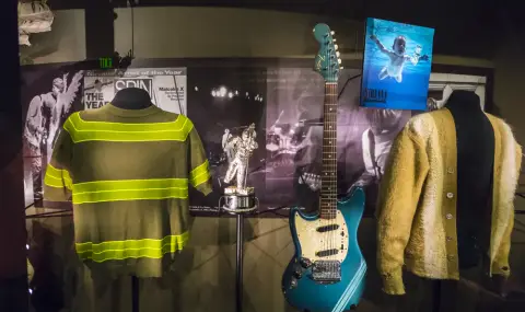 Исторически инструменти и ръкописи на Nirvana, Beatles и Pink Floyd отиват на търг - 1