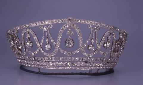 Бандити задигнаха диадема за милион евро - 1
