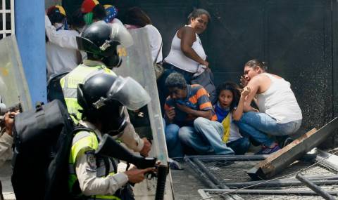Страстите във Венецуела не стихват! 12 загинали - 1