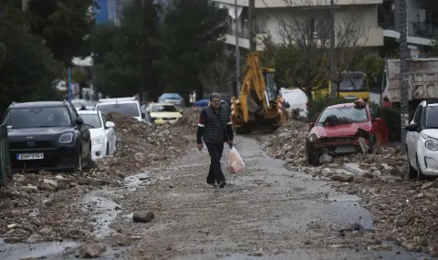 Интензивни валежи създадоха хаос в Атина