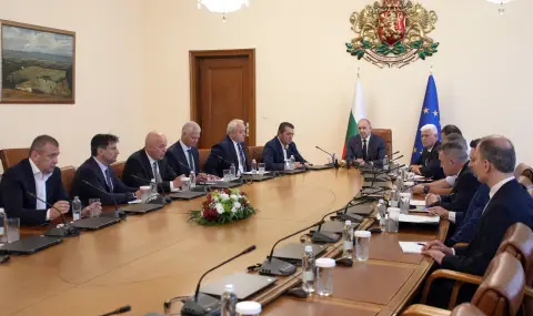 Службите и министри при Радев, обсъдиха сигурността