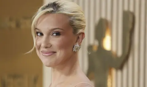 Мили Боби Браун разпали страстите на феновете си със секси червена пижама (ВИДЕО) - 1