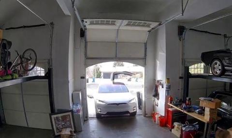 Жена шофьор: Защо вратите на Tesla Model X трябва да се затварят (ВИДЕО) - 1