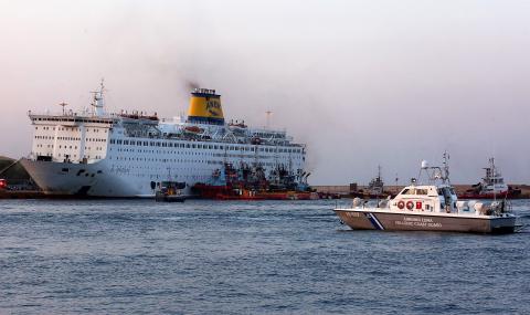 Взрив е избухнал на ферибот на остров Крит - 1