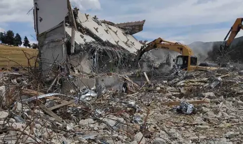 Васил Терзиев: Незаконната постройка на язовир Искър е съборена - 1