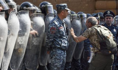 Отново протести в Армения, отново арести - 1