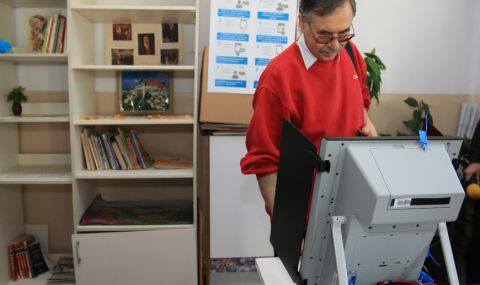 ЦИК купува 9600 машини за електронно гласуване - 1