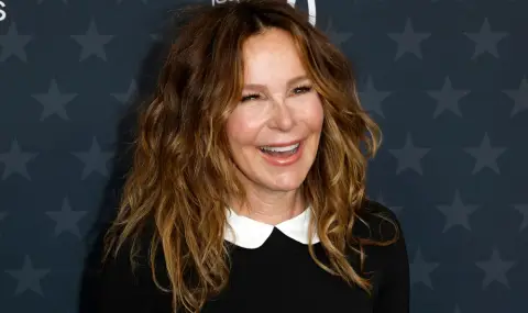 65-годишната Дженифър Грей от "Мръсни танци" показа морска СНИМКА по бански - 1