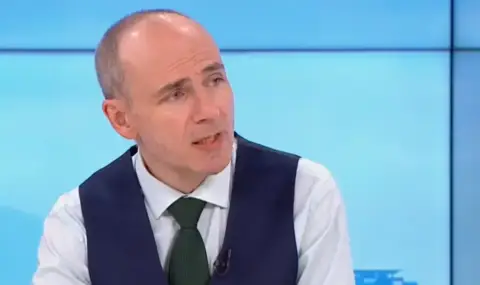 Доц. Петър Чолаков: Пеевски силно навлезе на терена на политическия популизъм, преди това Доган беше много по-умерен - 1