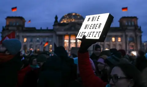 Народно недоволство! Хиляди протестираха срещу сътрудничеството на християндемократите с "Алтернатива за Германия" - 1