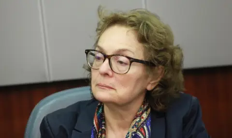 Проф. Румяна Коларова: Човек, който не си вдига телефона при криза, няма как да е министър - 1