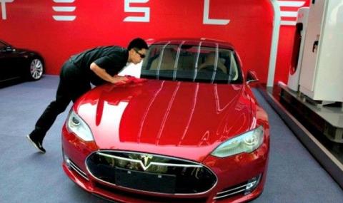 Tesla уволни стотици служители за седмица - 1