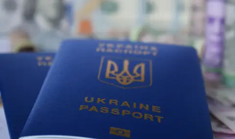 Украинското правителство спира да издава паспорти на мъже на възраст 18-60 години в чужбина - 1