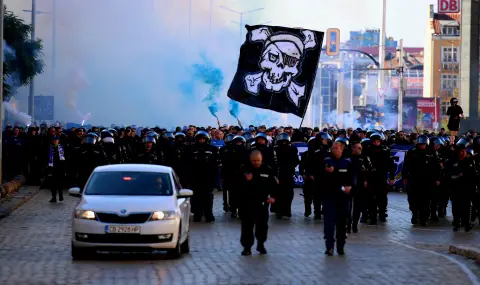 There was tension between fans of Levski and CSKA, the police intervened quickly  - 1