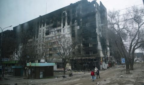 Руските военни: Контролираме градската част на Мариупол - 1