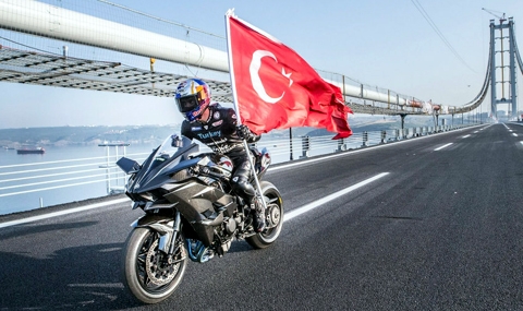 Турчин вдигна 400 км/ч. с мотоциклет - 1