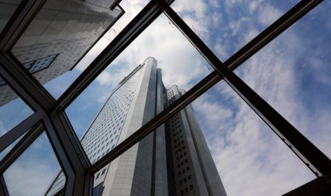Мъж скочи от 30-ия етаж на сградата на „Газпром“ - 1