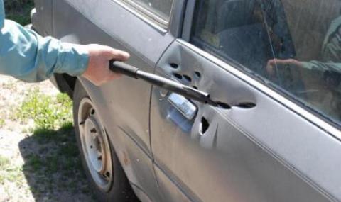 16-годишен потроши автомобил пред сервиз в Хасково - 1
