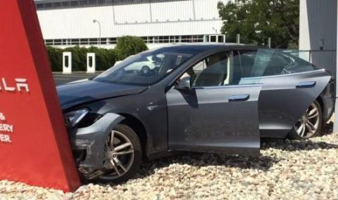 Автомобилите Tesla са причинили смъртта на почти 400 души - 1